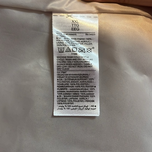 Old Navy Diamond Quilted Lightweight Zip Up Vest (NWT) - Picture 12 of 13